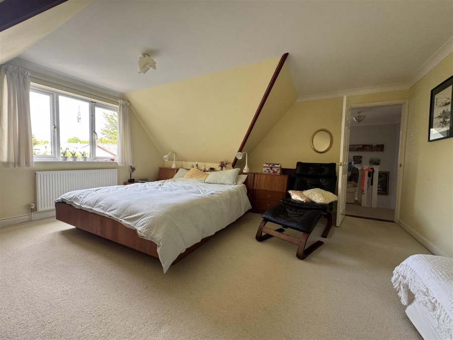 Images for NR HIGH BICKINGTON