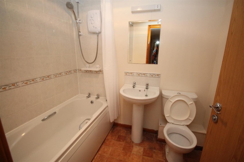 Images for CREDITON